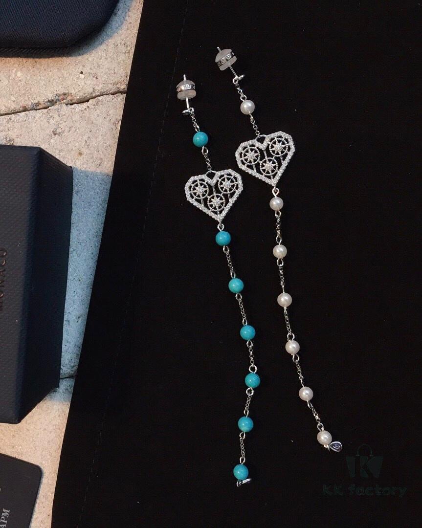 692fec9d99f2d84055c8cee4 APM Monaco Single Heart Turquoise Earring - Stylish and Trendy Fashion Accessory