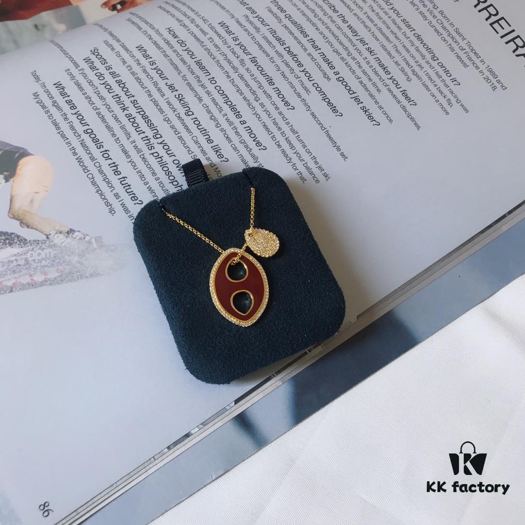 692fece699f2d84055c8cf79 APM Monaco Vintage-Style Enamel Necklace, New Arrival with Unique Design, Perfect Gift for Fall and Winter