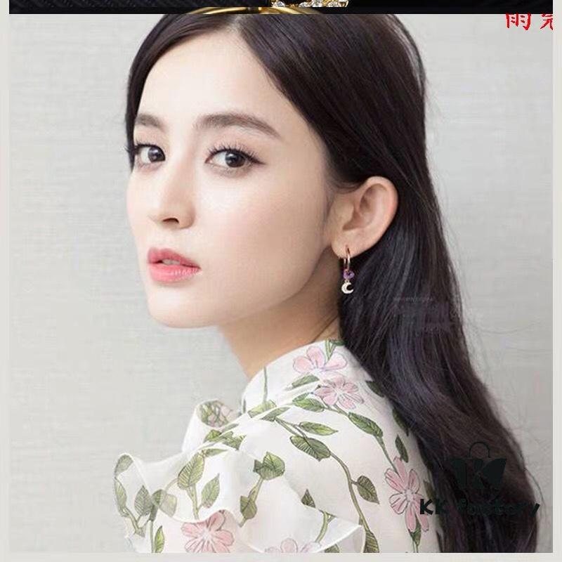 692feced99f2d84055c8cf86 APM Monaco Single Heart Moon Earring - Stylish and Trendy, Ins-style Cool and Minimalist Design