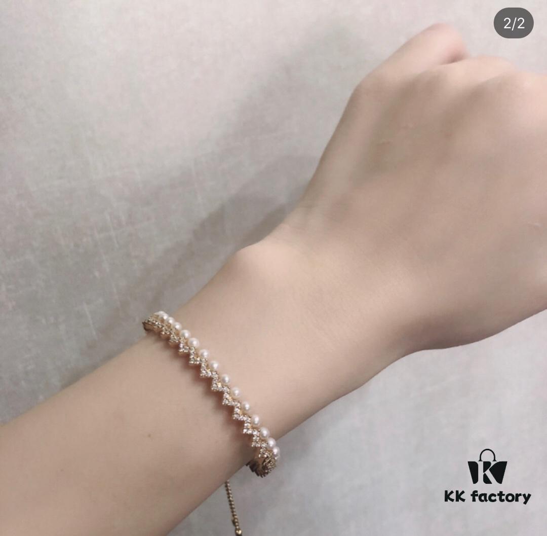 692fed3c99f2d84055c8d027 APM Monaco Wave Pearl Bracelet, Stylish and Trendy Unisex Design, Perfect Gift for Girlfriend or Loved One