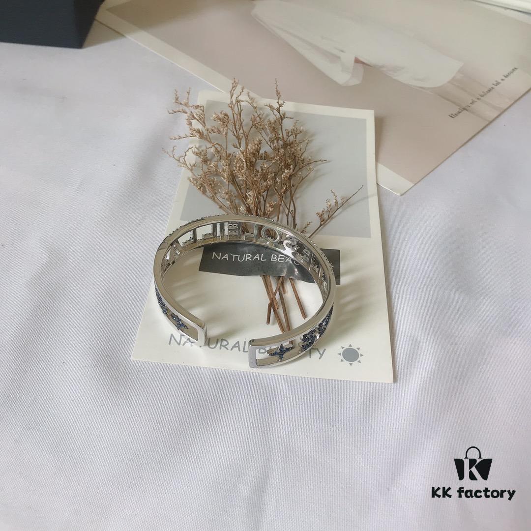 692fed3e99f2d84055c8d02a APM Monaco Letter Bracelet, Stylish and Minimalist Design, Versatile and Elegant, Ideal Gift Choice