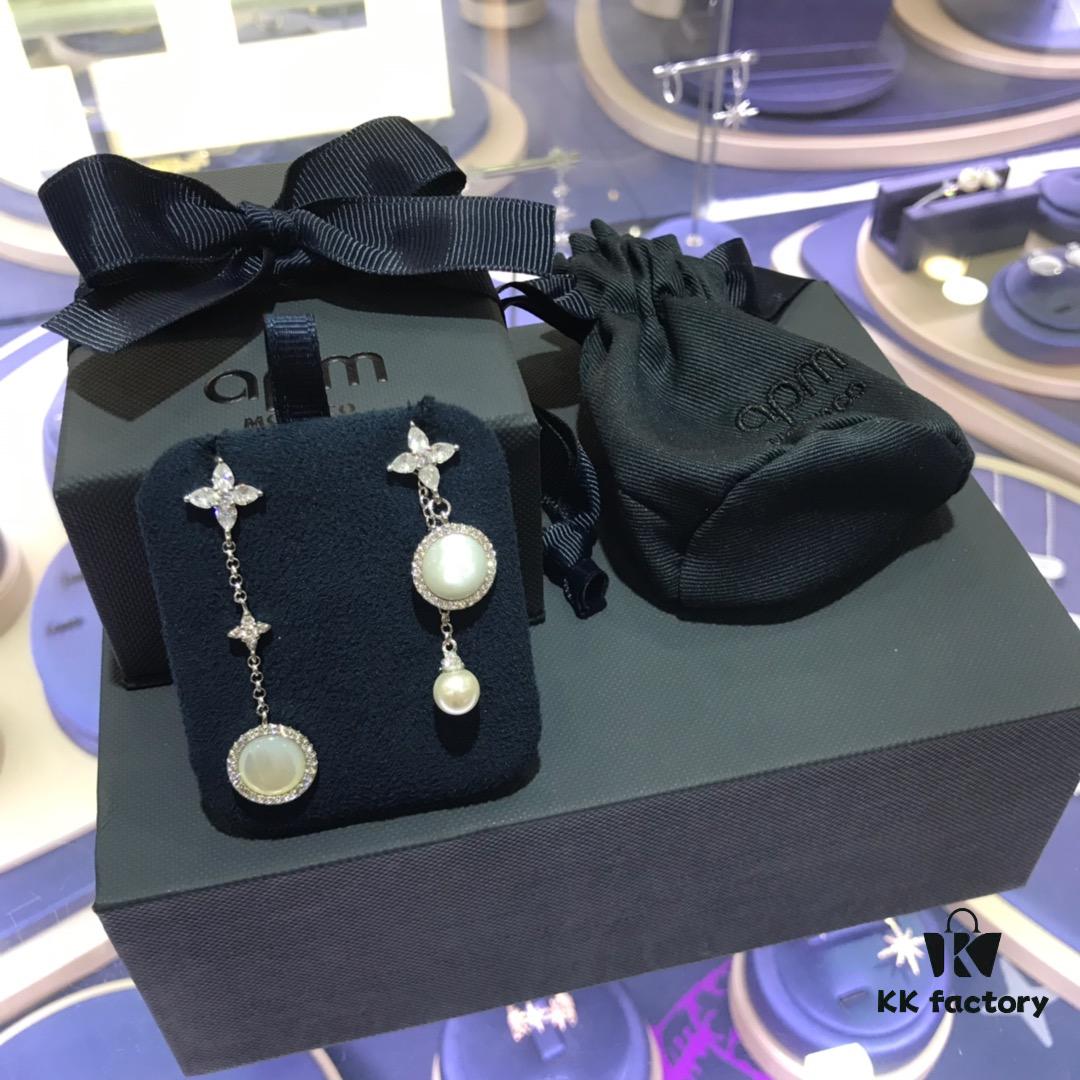 APM Monaco White Shell Bracelet and Earrings Set, Stylish and Trendy, Minimalist Fashion Design, Perfect Match for Casual and Elegant Looks