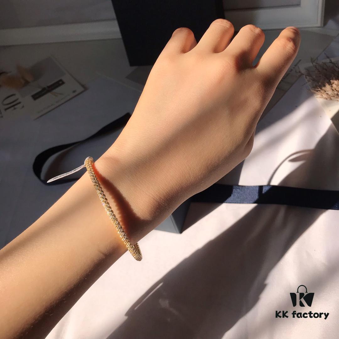 692fed5899f2d84055c8d059 Original New Launch 💗 APM Monaco Twisted Rope Diamond-Paved Bracelet, Stylish and Trendy, Versatile and Fresh Design