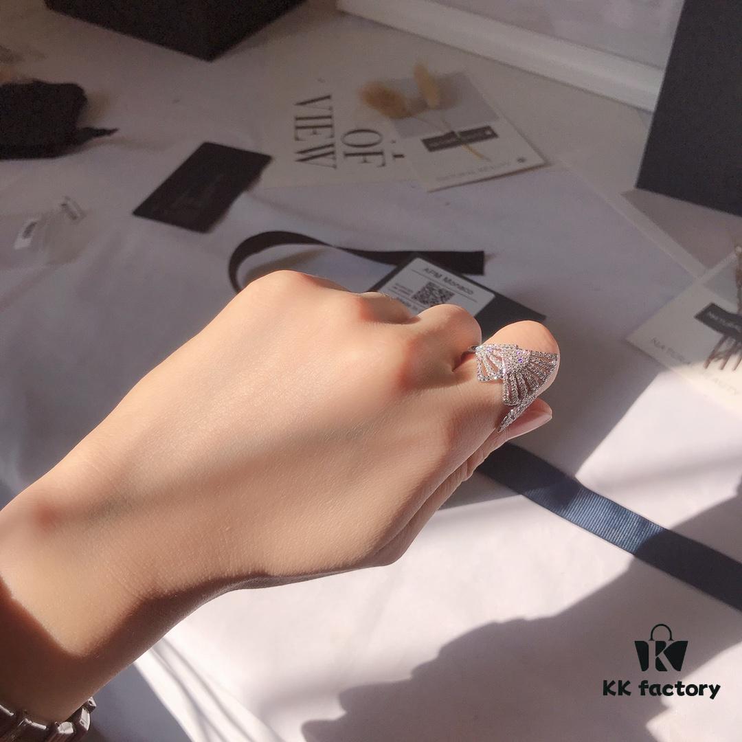 Original New Launch 💗 APM Monaco Elegant Trendy Fan-Shaped Ring with Micro-Paved Zirconia Fashion Jewelry for Women Birthday Gift