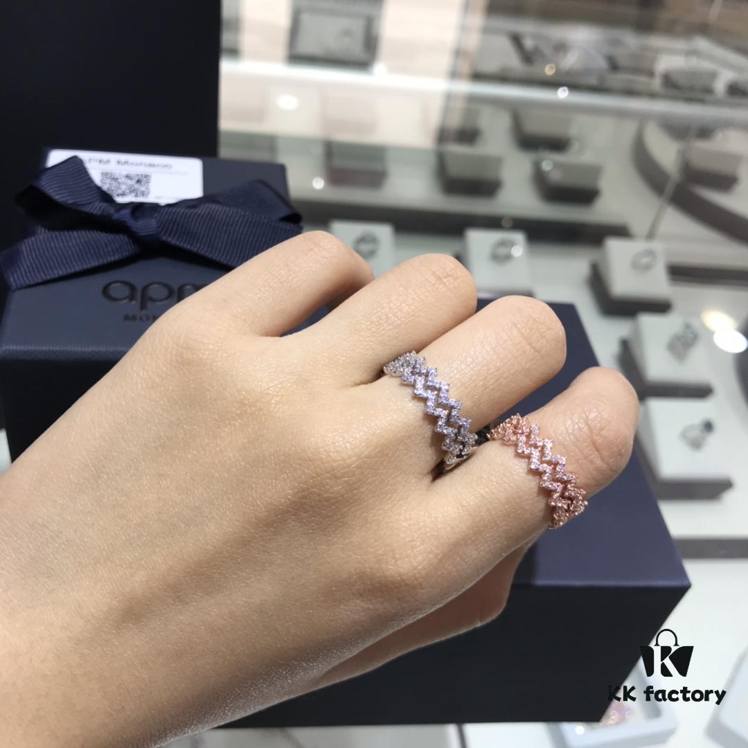 692fedc099f2d84055c8d124 APM Monaco Double Row Zigzag Ring for Women, Minimalist and Exquisite Luxury Design
