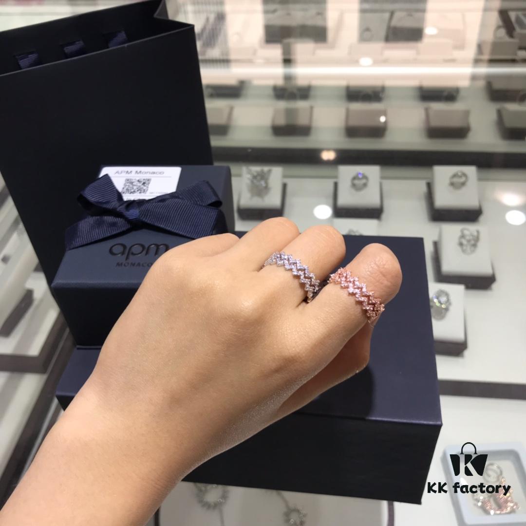 692fedc199f2d84055c8d125 APM Monaco Double Row Zigzag Ring for Women, Minimalist and Exquisite Luxury Design