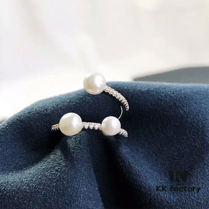 692fedeb99f2d84055c8d178 APM Monaco Pearl Ring for Women, Sterling Silver Index Finger Adjustable Open Ring, Vintage and Elegant Design