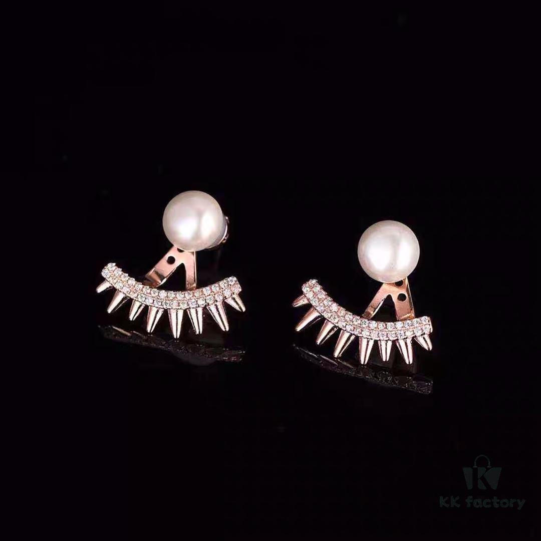 692fedef99f2d84055c8d181 APM Monaco Crystal-Encrusted Zigzag Eyelash Stud Earrings with Freshwater Pearl, Detachable Two-Way Design