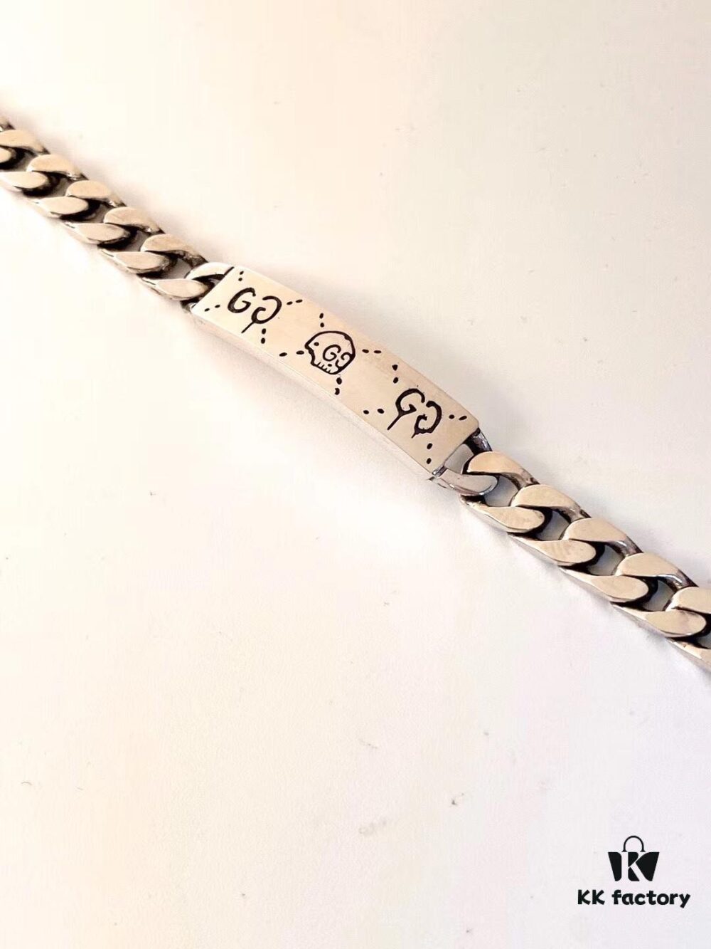 692fee6099f2d84055c8d254 GUCCI Bracelet Details and PK Comparison