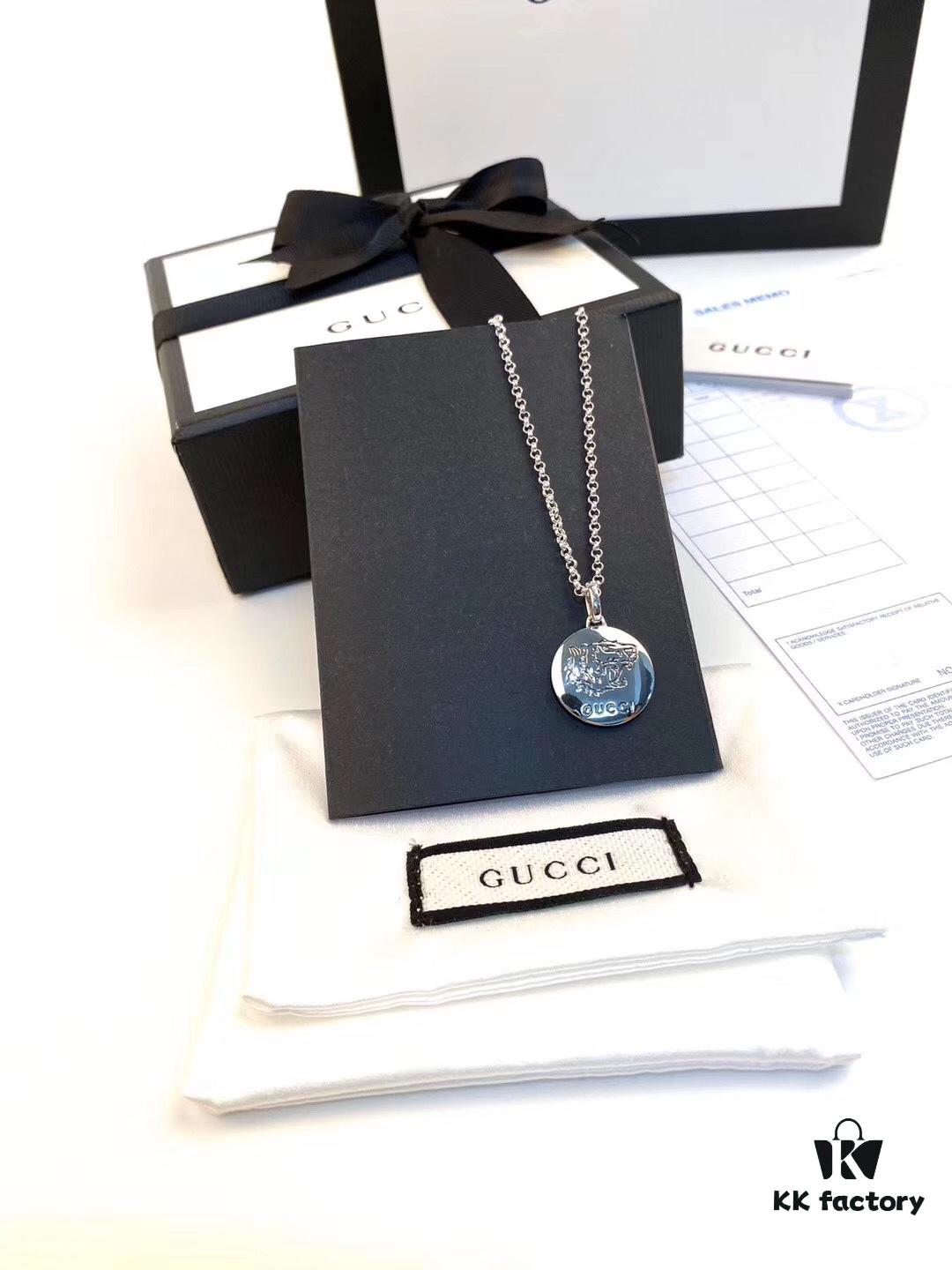 692fee9199f2d84055c8d2ab Sterling Silver Material 👐🏻 😇 Gucci Autumn-Winter Collection 'Blind for Love' Floral and Bird Series Accessory