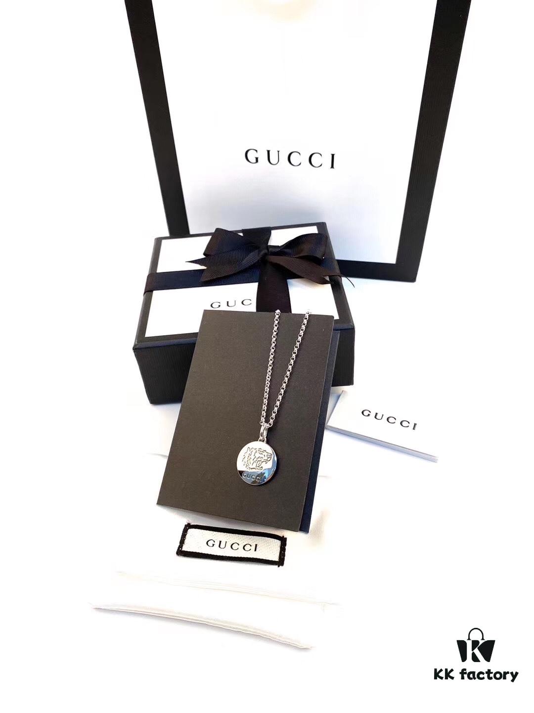 692fee9399f2d84055c8d2ae Sterling Silver Material 👐🏻 😇 Gucci Autumn-Winter Collection 'Blind for Love' Floral and Bird Series Accessory