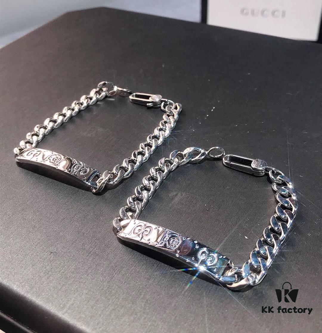 692feea199f2d84055c8d2c7 Gucci Skull Couple Bracelet, Cabinet-Synchronized Material, 925 Sterling Silver with Exquisite Clasp Detail, Nearly Perfect Condition