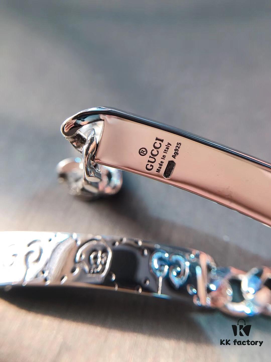 692feea199f2d84055c8d2c8 Gucci Skull Couple Bracelet, Cabinet-Synchronized Material, 925 Sterling Silver with Exquisite Clasp Detail, Nearly Perfect Condition
