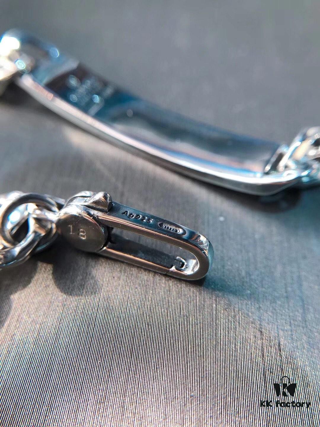 692feea499f2d84055c8d2ca Gucci Skull Couple Bracelet, Cabinet-Synchronized Material, 925 Sterling Silver with Exquisite Clasp Detail, Nearly Perfect Condition