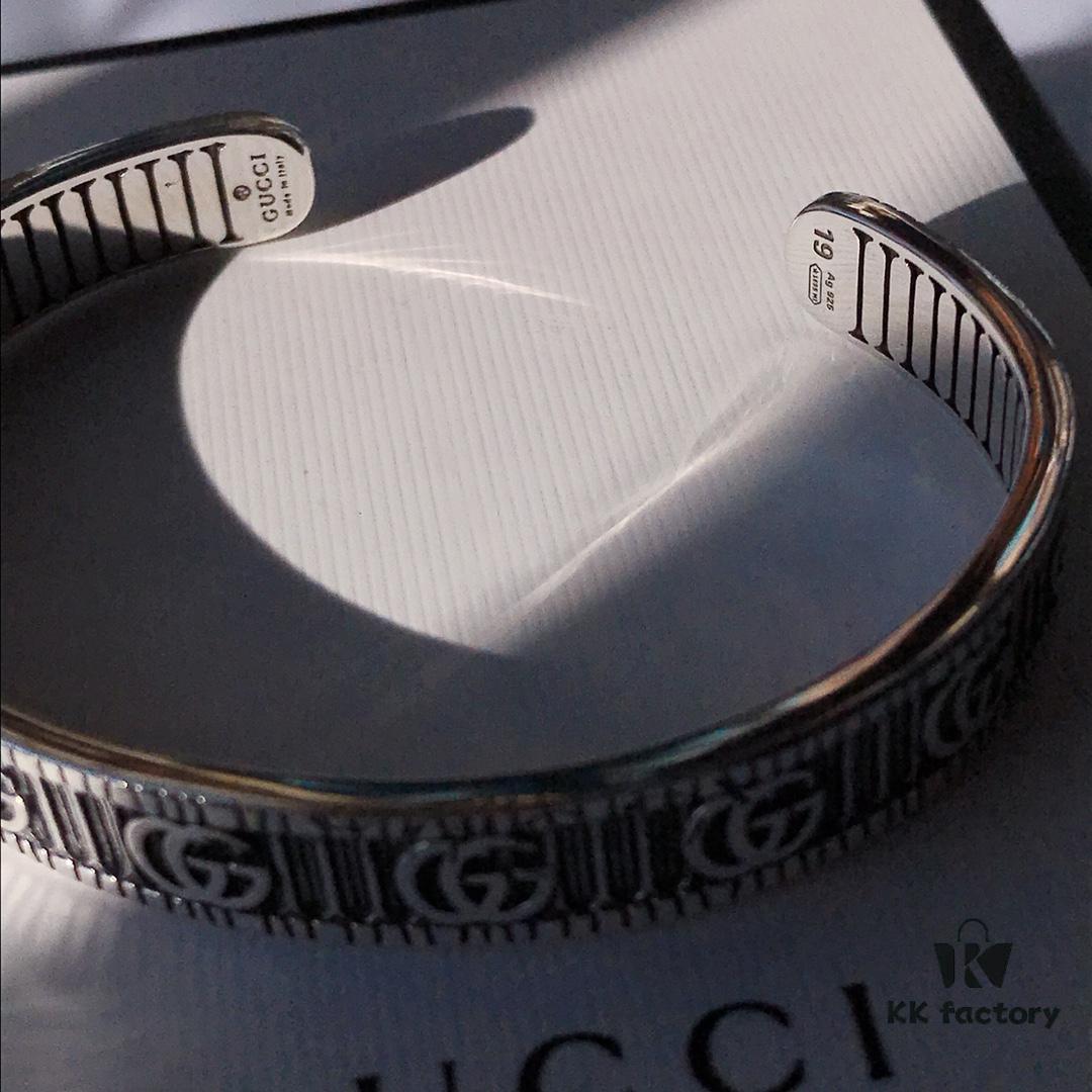 692feedf99f2d84055c8d325 Gucci Double G Bracelet, Size 19#