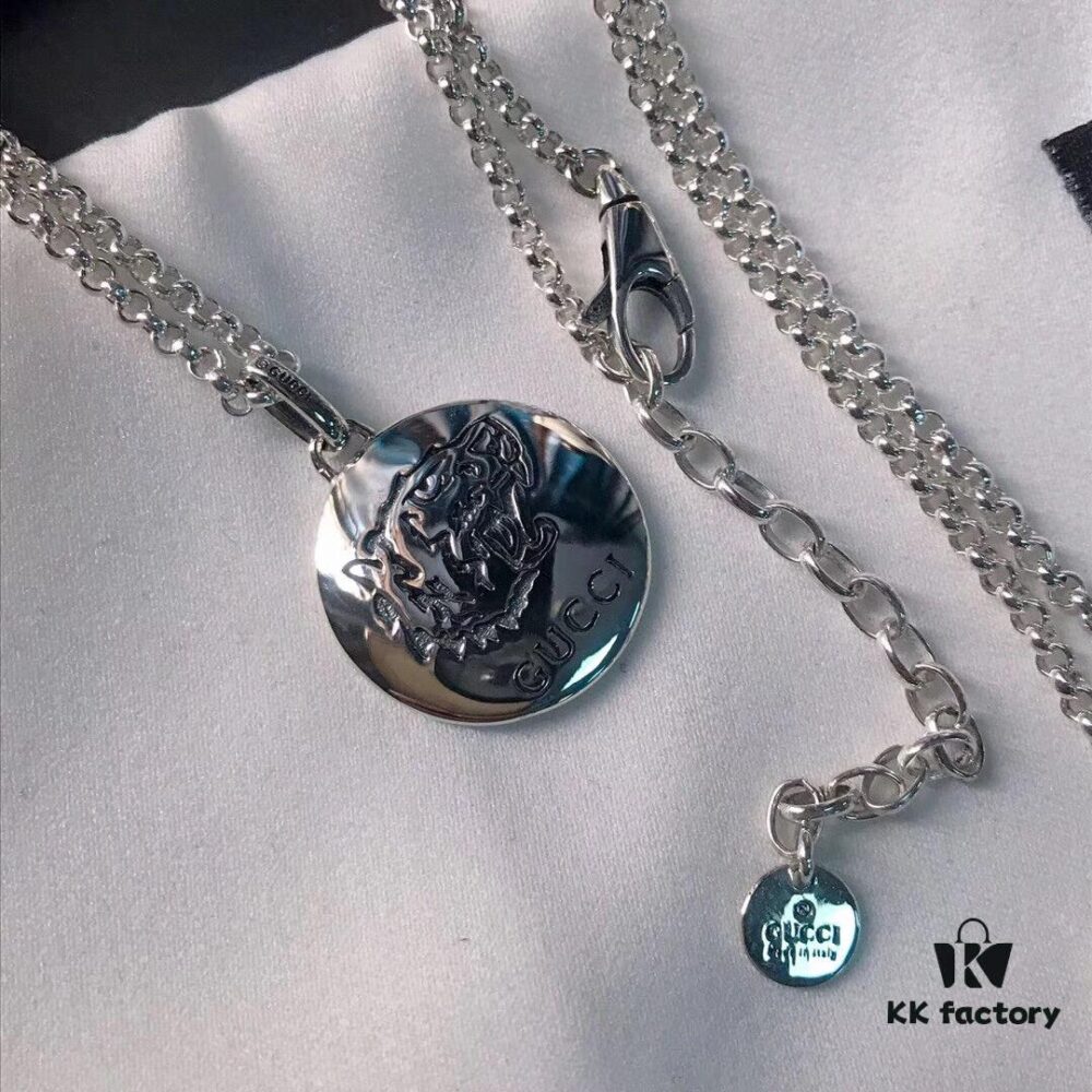 692feef499f2d84055c8d34c Gucci Loyalty Tiger Head Necklace with Double-Sided Pattern