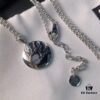692feef699f2d84055c8d34f Gucci Loyalty Tiger Head Necklace with Double-Sided Pattern