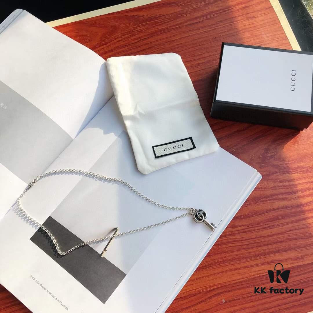 692fef1e99f2d84055c8d39c Sterling Silver Gucci Plated Double Key Pendant Necklace, Unisex Design with Dual-Tone Contrast for Men and Women, 55cm Chain Length, Ideal for Gifting or Personal Use