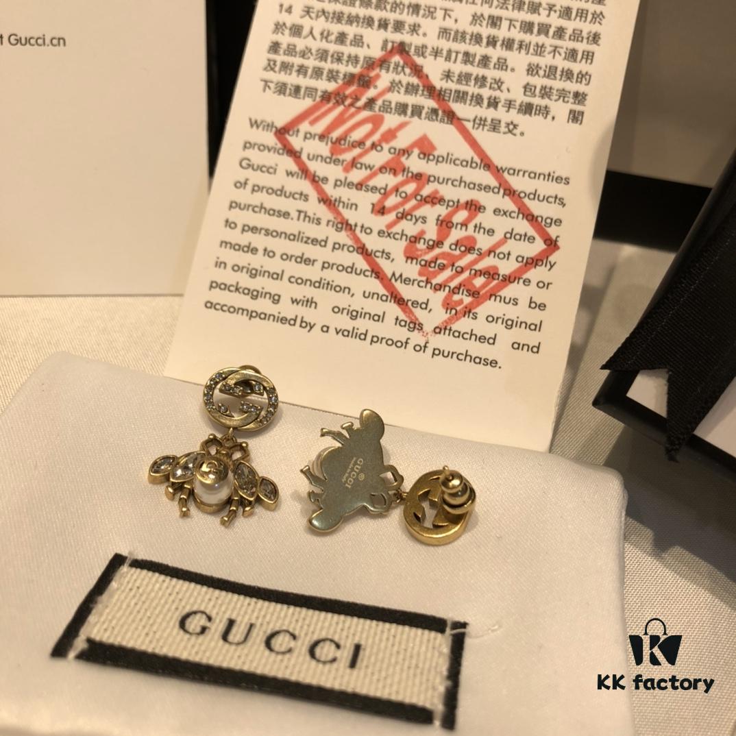 692fef3699f2d84055c8d3c0 GUCCI Diamond-Paved Double G Pearl Bee Stud Earrings