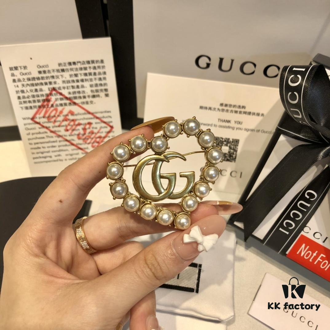 GUCCI Pearl Double G Heart Brooch
