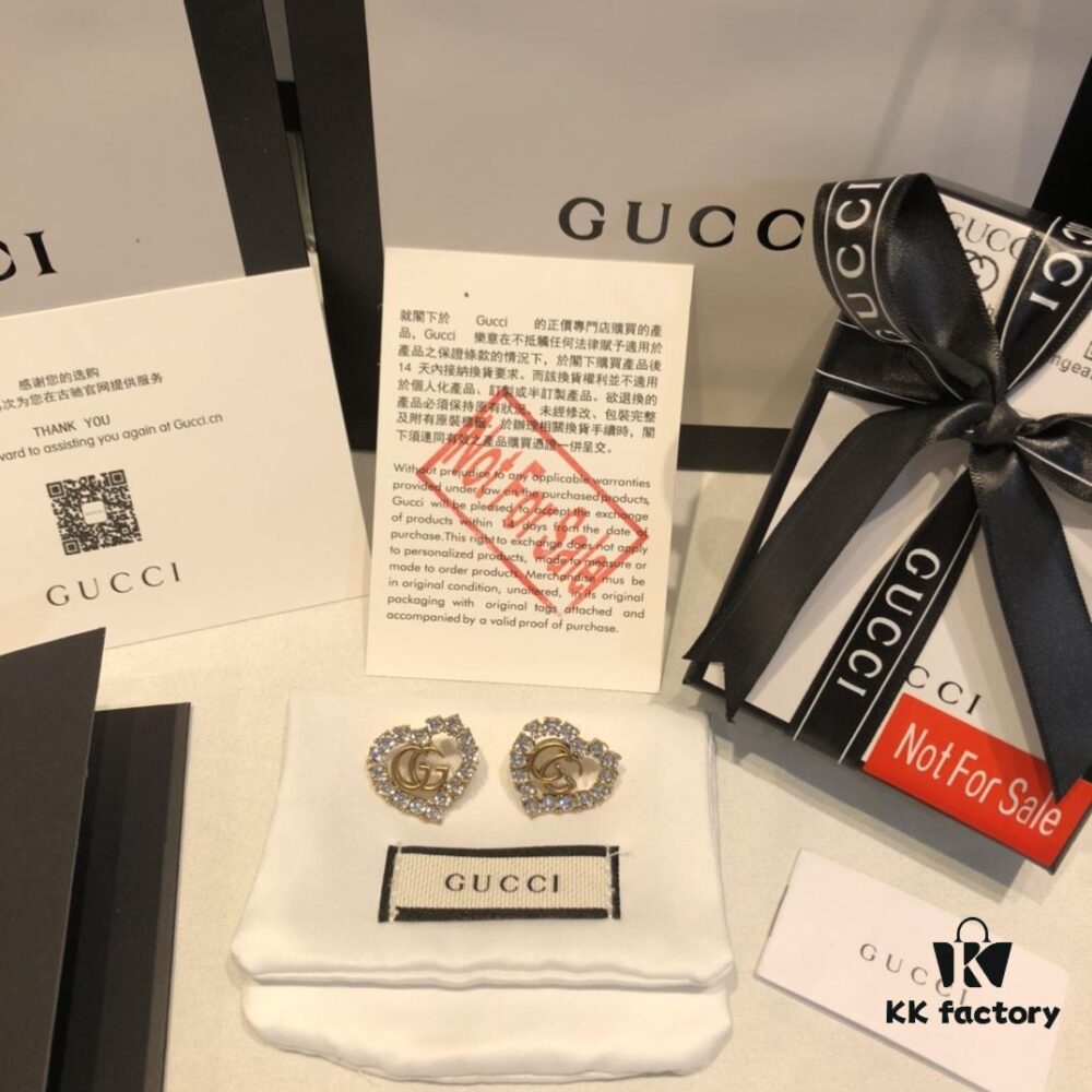GUCCI Diamond-Circled Double G Stud Earrings
