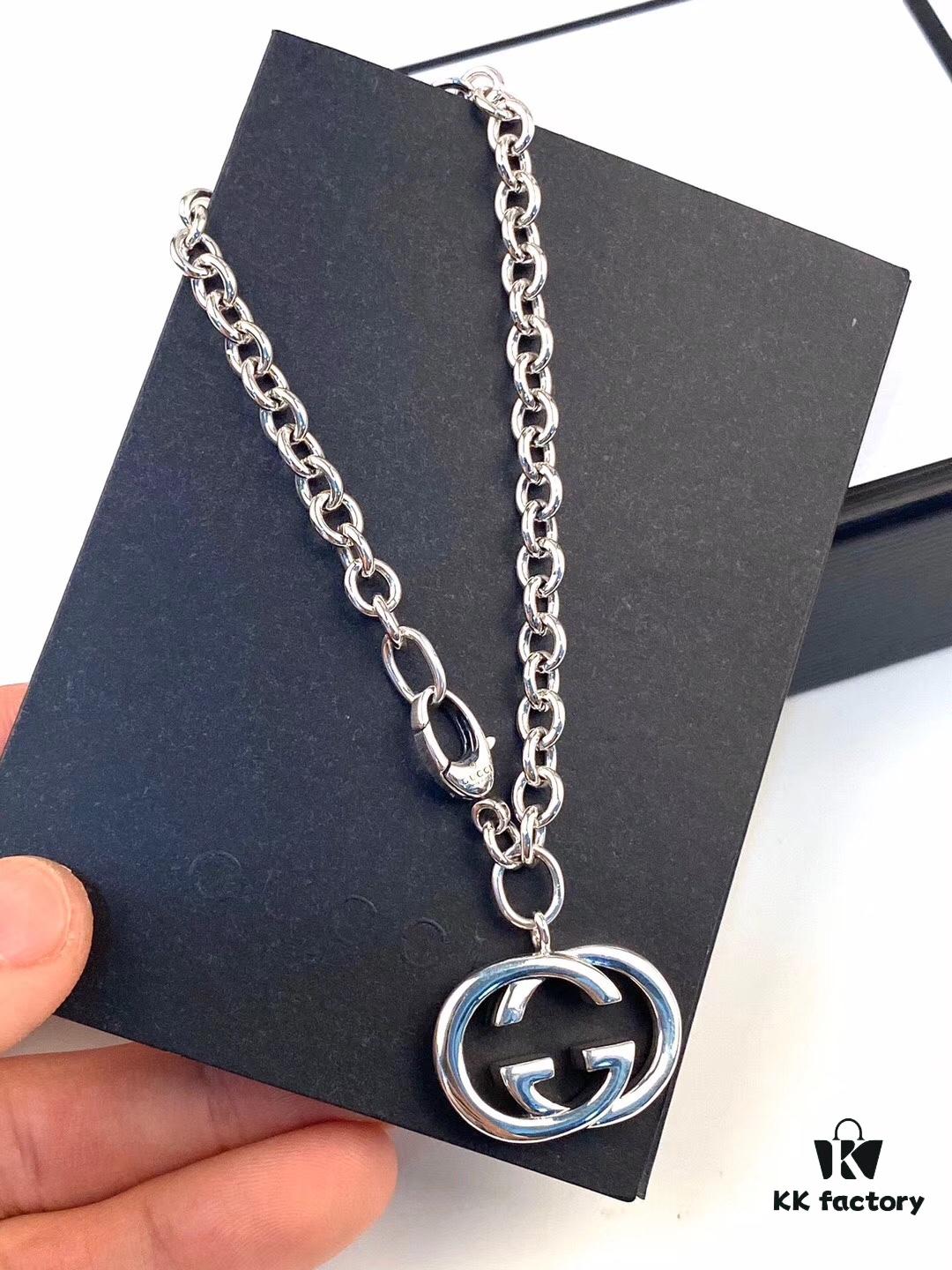 692fef9b99f2d84055c8d484 Gucci Bracelet with Interlocking Double G Pendant, Iconic Symbol of the Spirit, Crafted in Sterling Silver