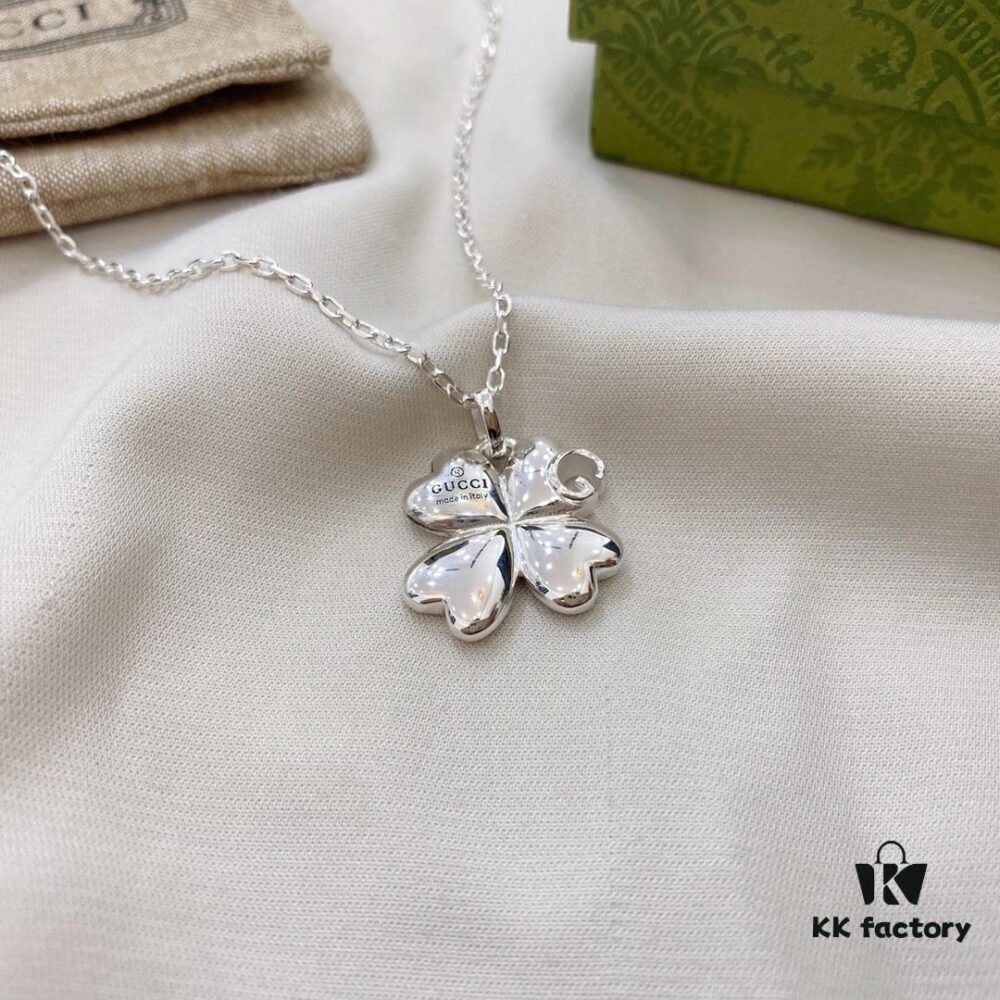 692fefd399f2d84055c8d4e1 Gucci Gucci 925 Sterling Silver Four-Leaf Clover Necklace