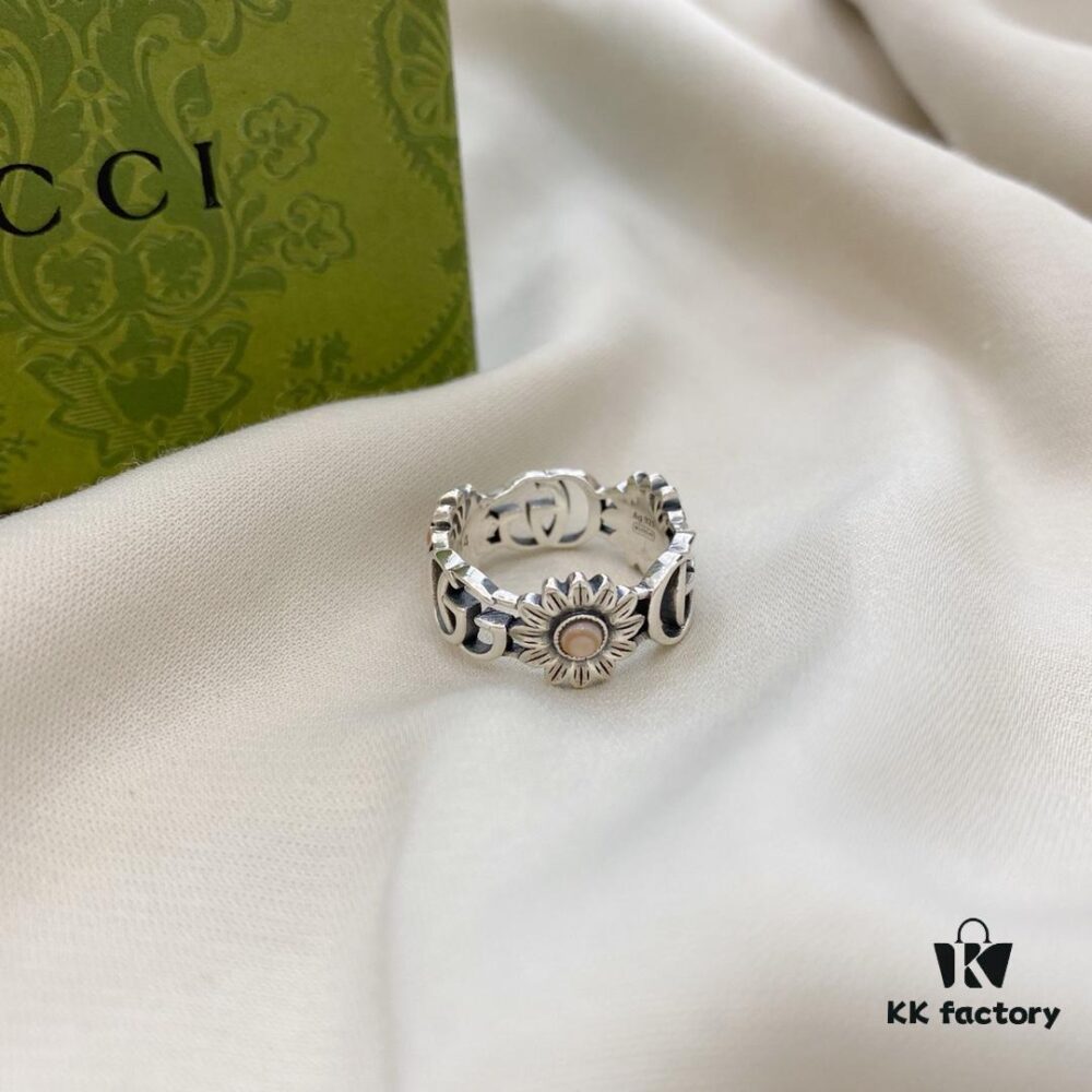 692ff00e99f2d84055c8d550 Gucci New Arrival Double G Floral Pink Shell Pure Silver Ring