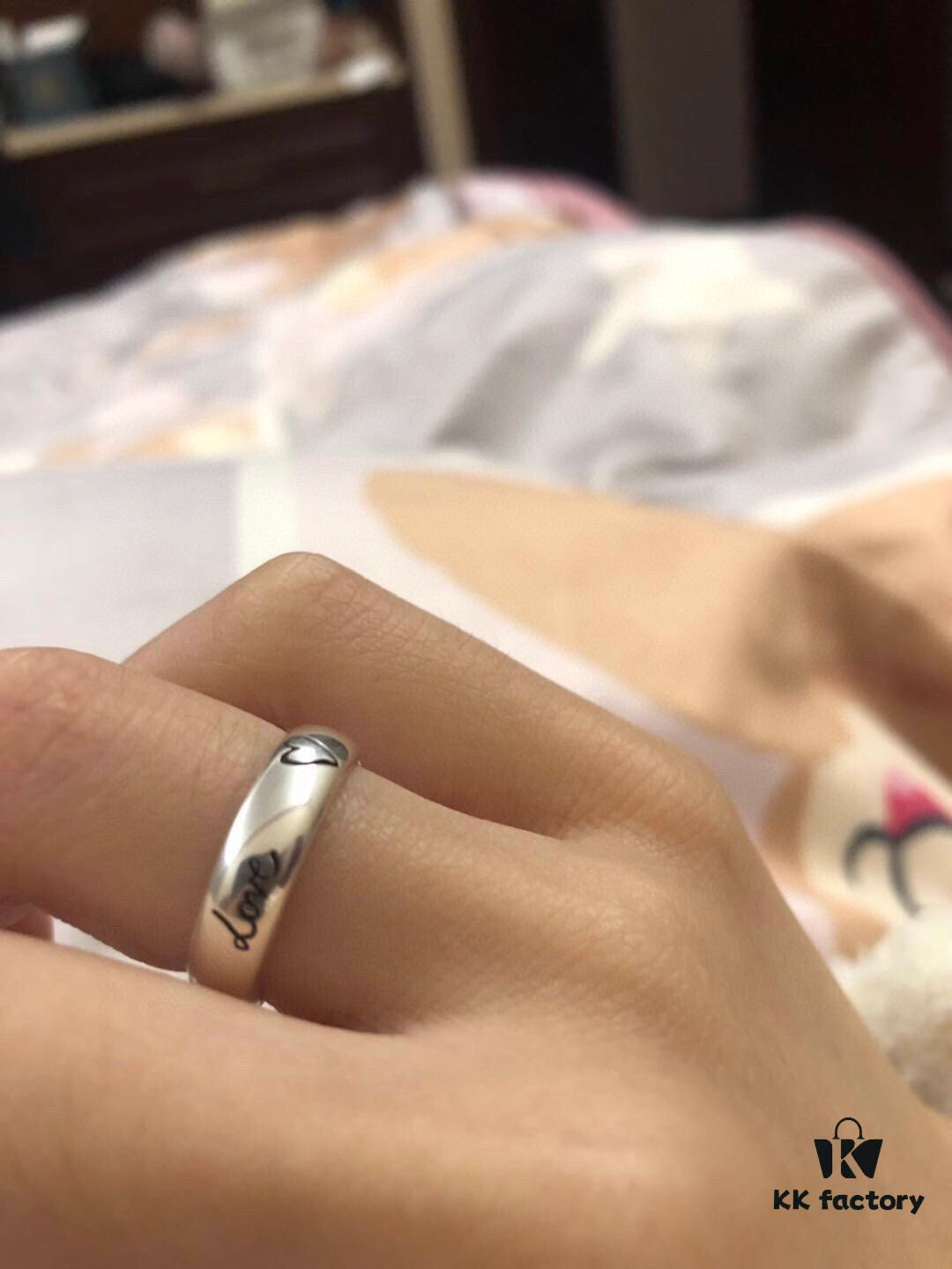 692ff02f99f2d84055c8d590 Faithfully Replicated! Exquisitely Crafted! Gucci Sterling Silver Fearless Love Floral and Bird Couple Ring Wearing Effect