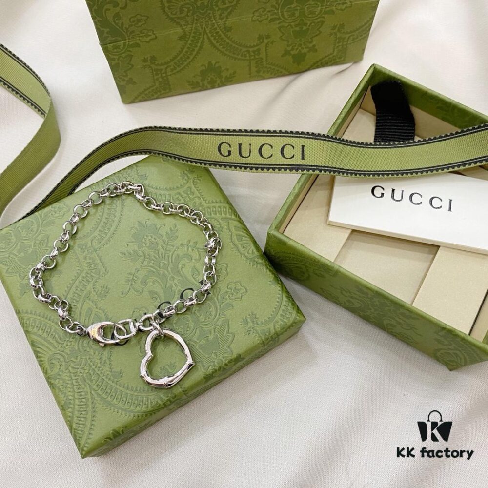 692ff03e99f2d84055c8d5a7 Gucci Gucci 925 Sterling Silver Heart Bracelet
