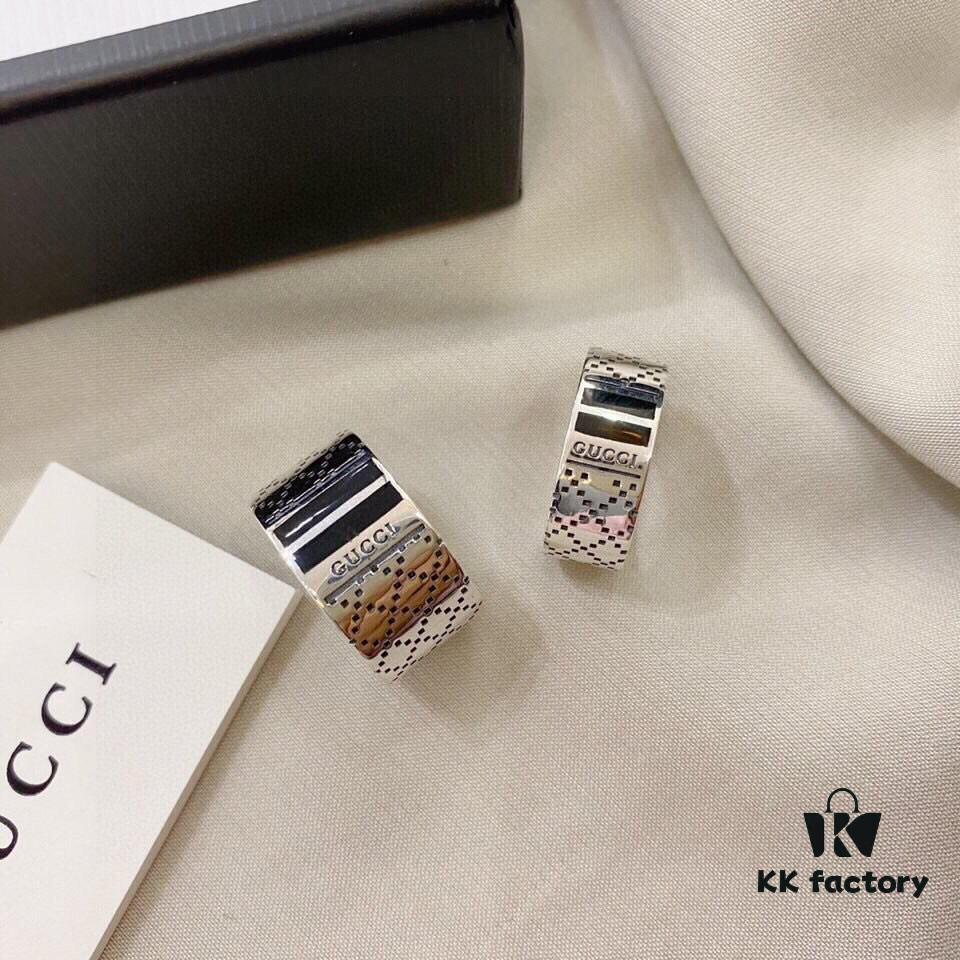 692ff09699f2d84055c8d65d Gucci 925 Sterling Silver Black Diamond Quilted Couple's Ring