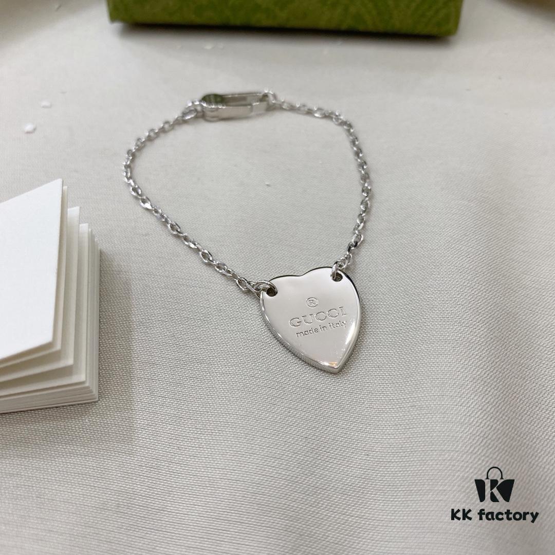 Gucci 925 Sterling Silver Heart Pendant Bracelet