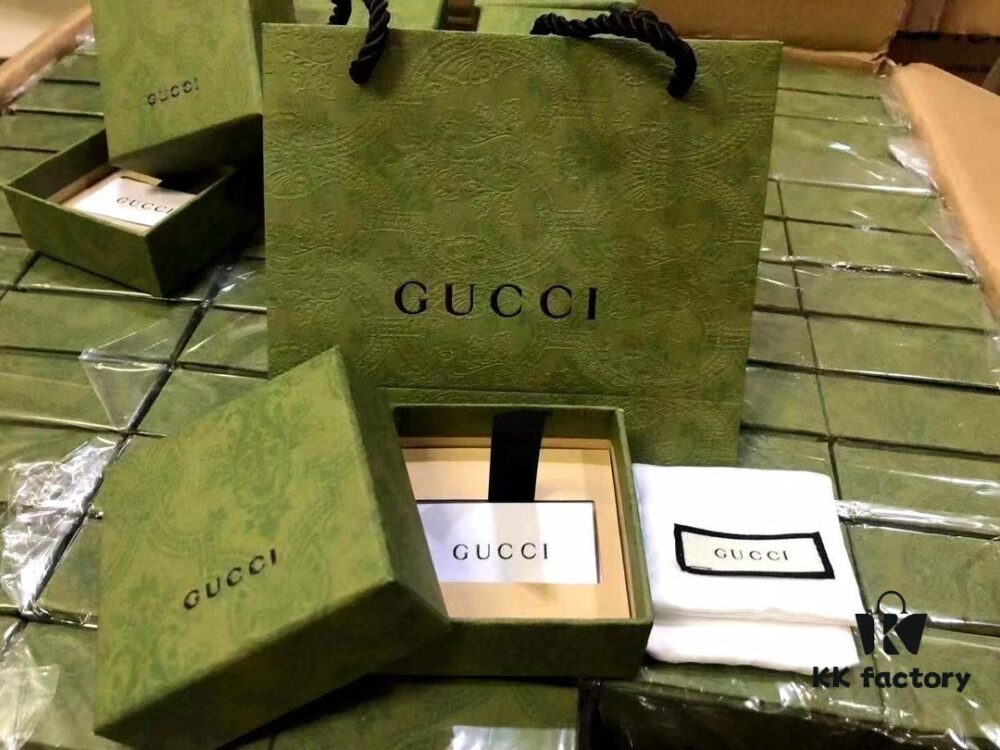 692ff10999f2d84055c8d712 Gucci New Green Packaging