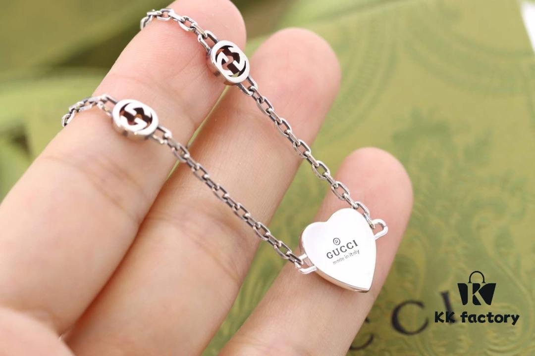 692ff19999f2d84055c8d816 New Arrival💗 Gucci Interlocking Double G Red Enamel Heart Bracelet
