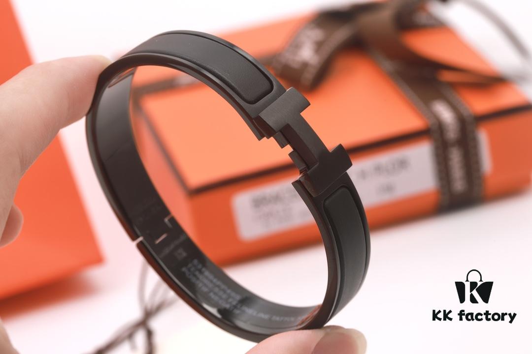 692ff1d799f2d84055c8d8a3 Valentine's Gift ❤️ Couples Style ✔️ HERMES | Exclusive Launch SO BLACK Matte Black Warrior Bracelet New Hermes Men's Bracelet, So Stylish – Makes a Great Statement of Taste and Offers Exceptional Value