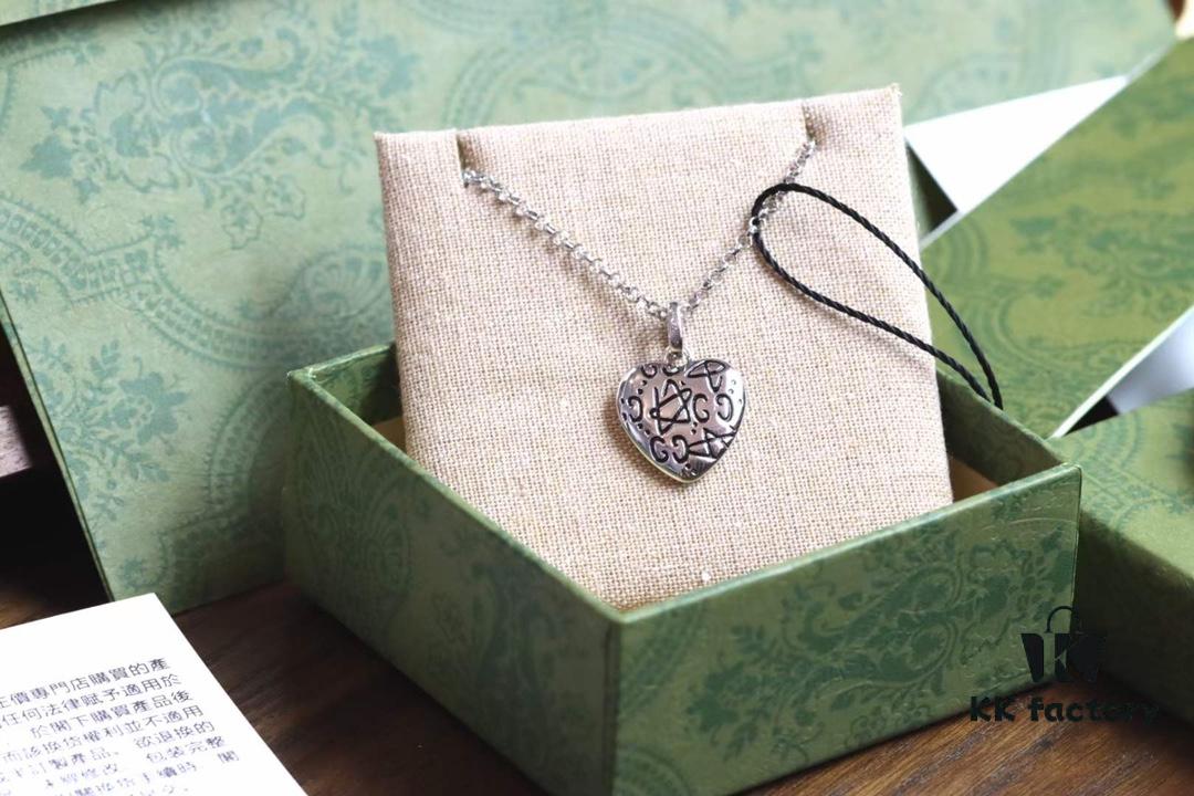 692ff1e099f2d84055c8d8b1 Valentine's Gift ❤️ Gucci Floral and Bird Series Blind for Love Star Necklace