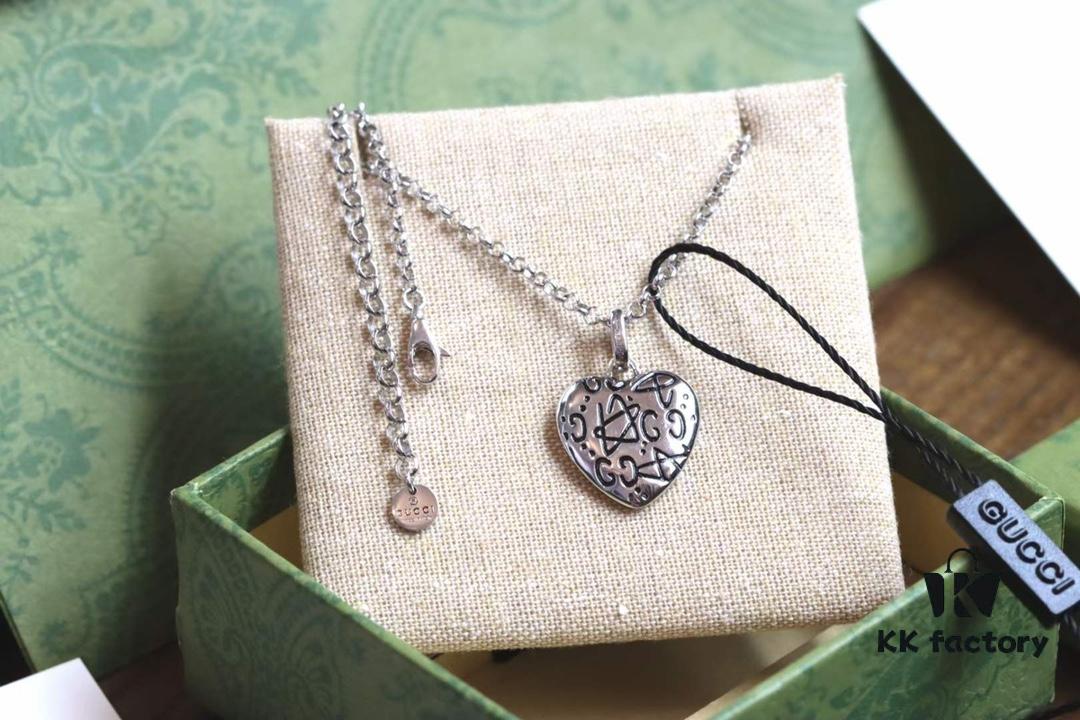 692ff1e099f2d84055c8d8b2 Valentine's Gift ❤️ Gucci Floral and Bird Series Blind for Love Star Necklace