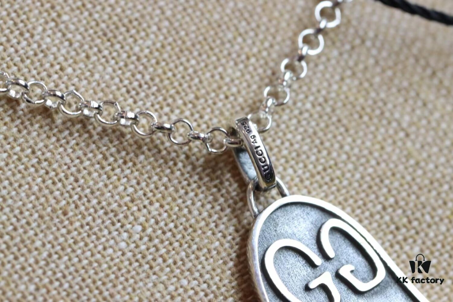 Valentine's Gift ❤️ Gucci Ghost Playful Ghost Necklace