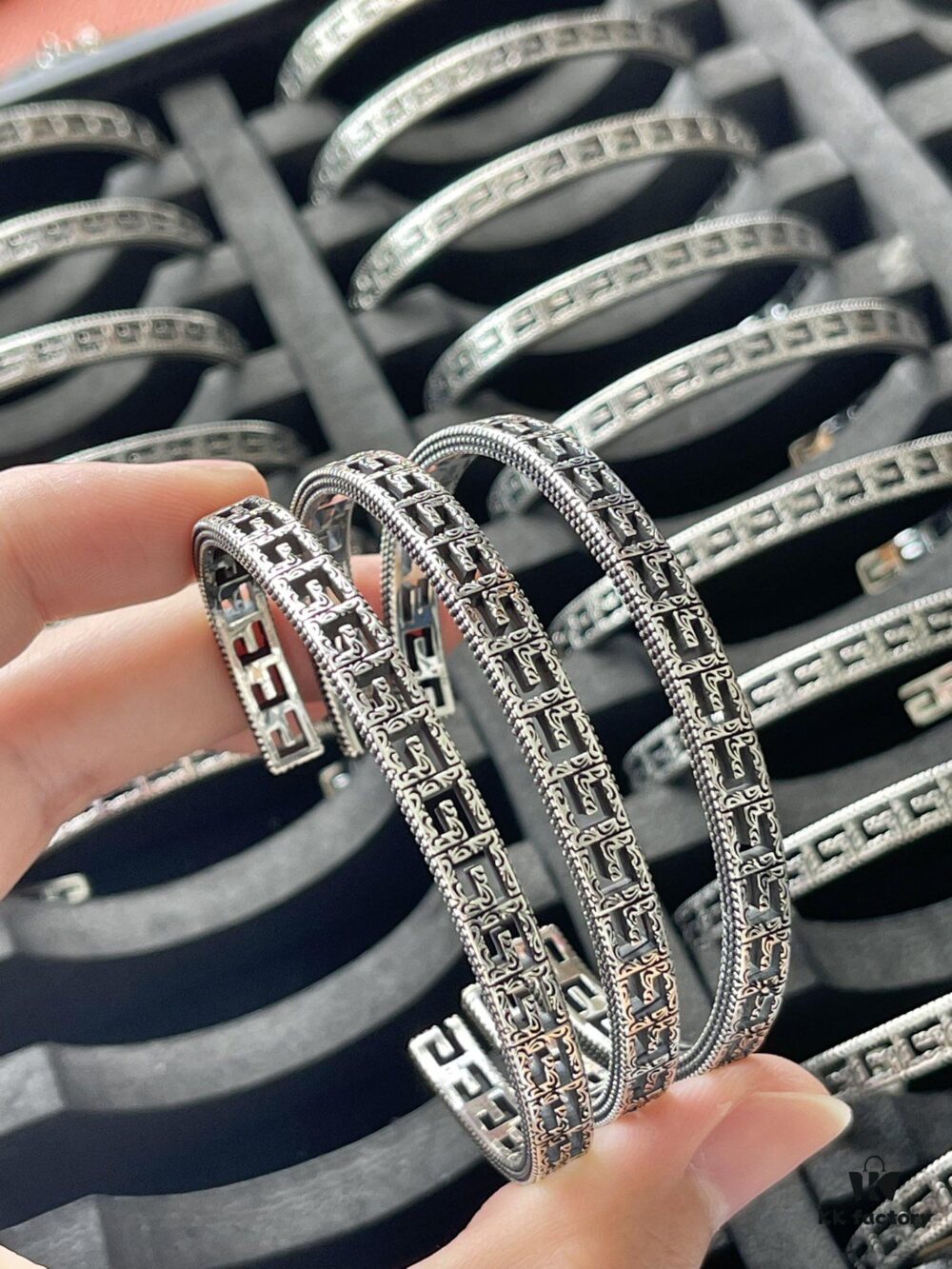 692ff1e899f2d84055c8d8bb Gucci Hollow Narrow Bracelet