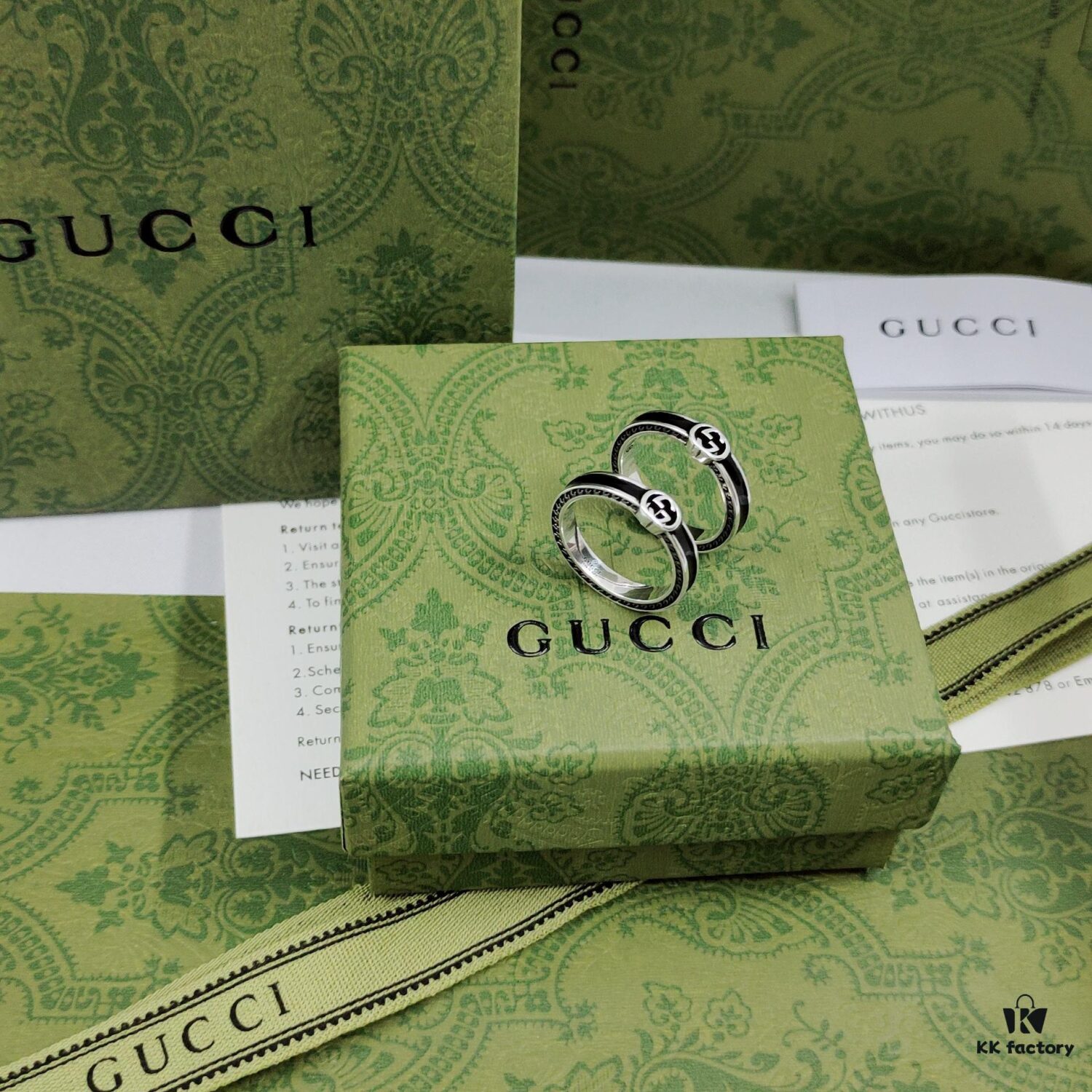 Gucci Black Enamel New Narrow Version Available, Start Your Couple's Look