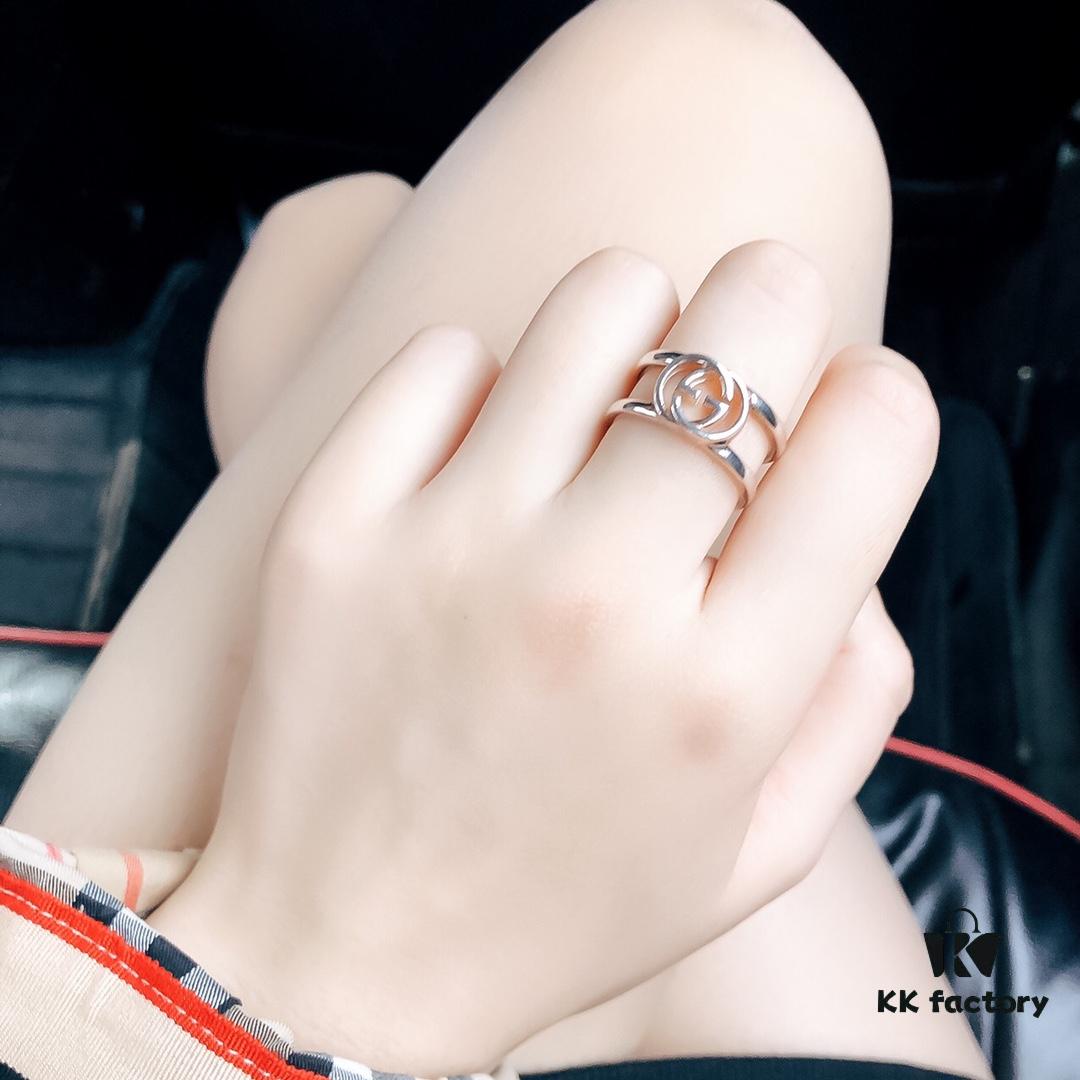 692ff25199f2d84055c8d930 Gucci Interlocking Double G Wide Ring, Made of Pure Silver with Z + ZP Markings