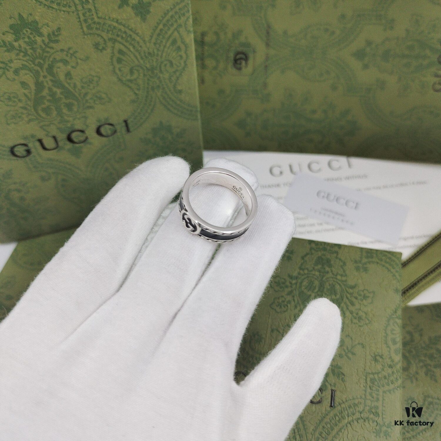 692ff26099f2d84055c8d941 Gucci GUCCI New 2022 Enamel Black Ring!! Super Brightening, Love at First Sight