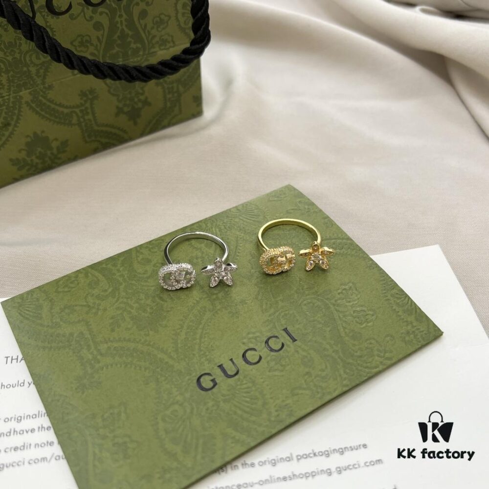 692ff2b699f2d84055c8d9f3 Gucci Gucci 925 Sterling Silver Double G Floral Ring with 18K White Gold and Diamond