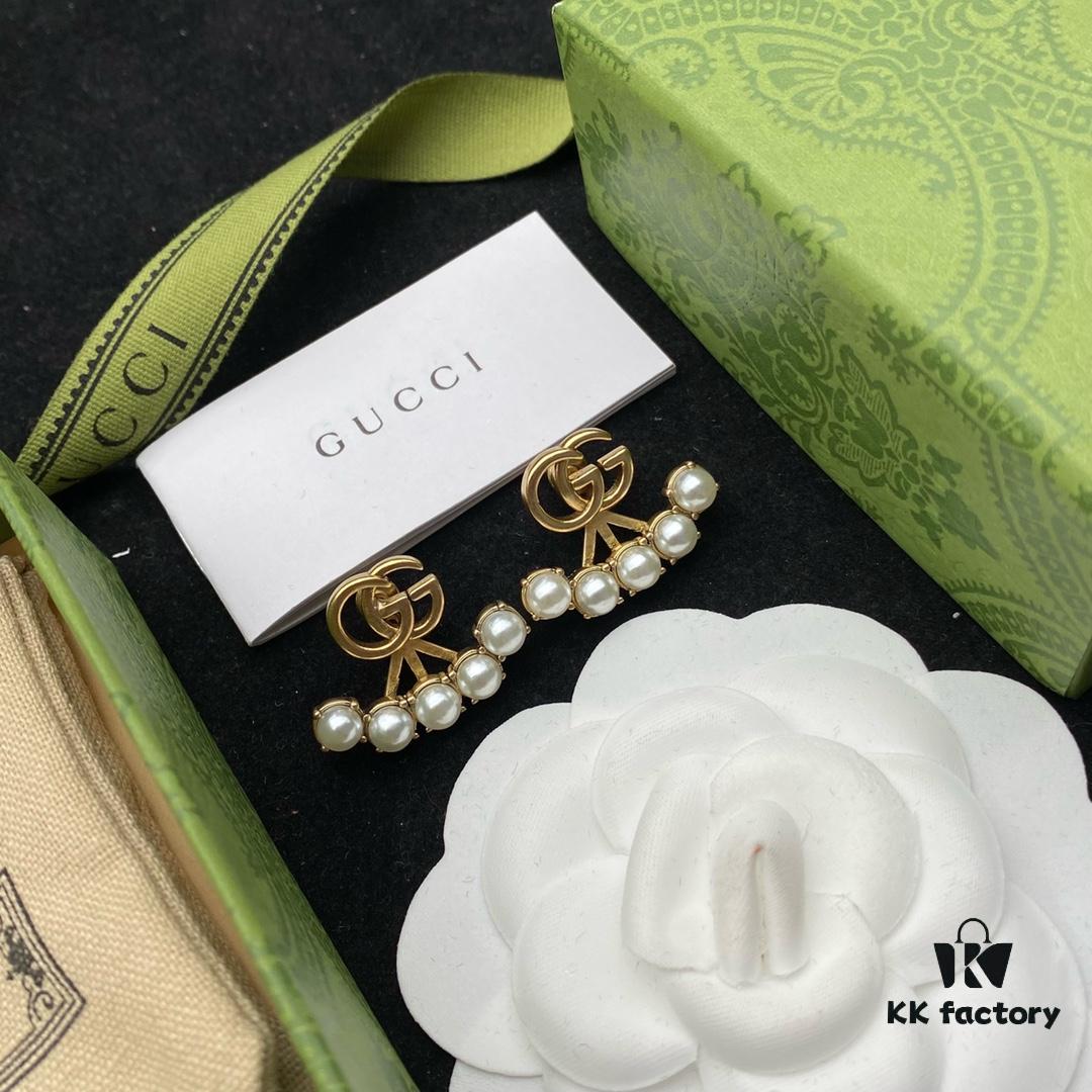 692ff2e299f2d84055c8da4b Gucci GG Pearl Inlaid Diamond Elegant Retro Stud Earrings