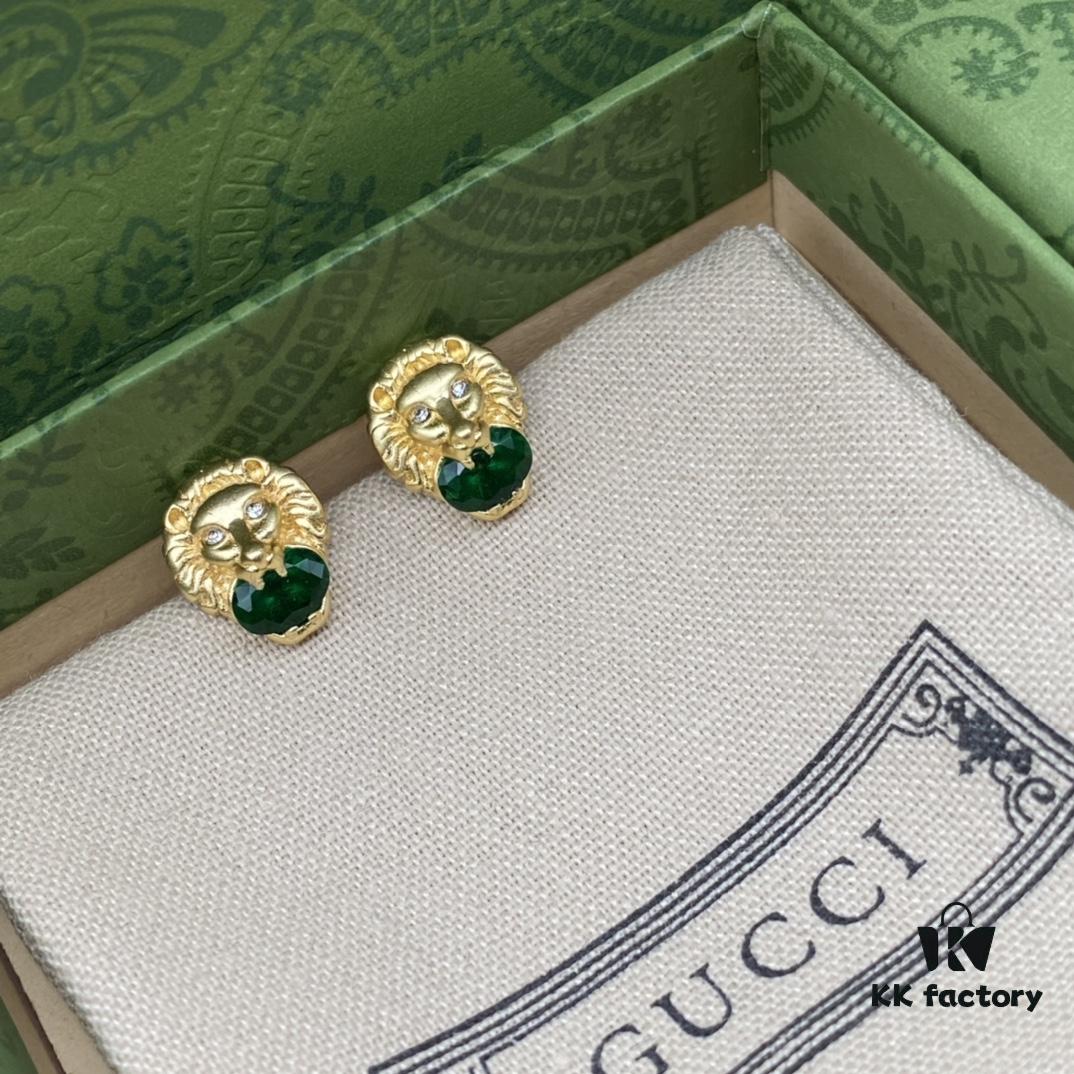 692ff2e999f2d84055c8da54 Gucci Lion Head Diamond-Paved Vintage Earrings 🦁️ 💚