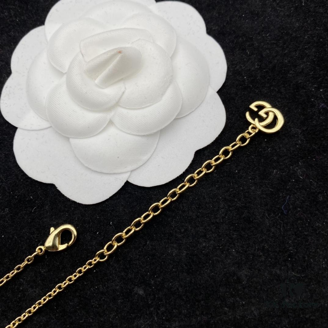 Gucci GG Bee Diamond-Paved Vintage Elegant Necklace
