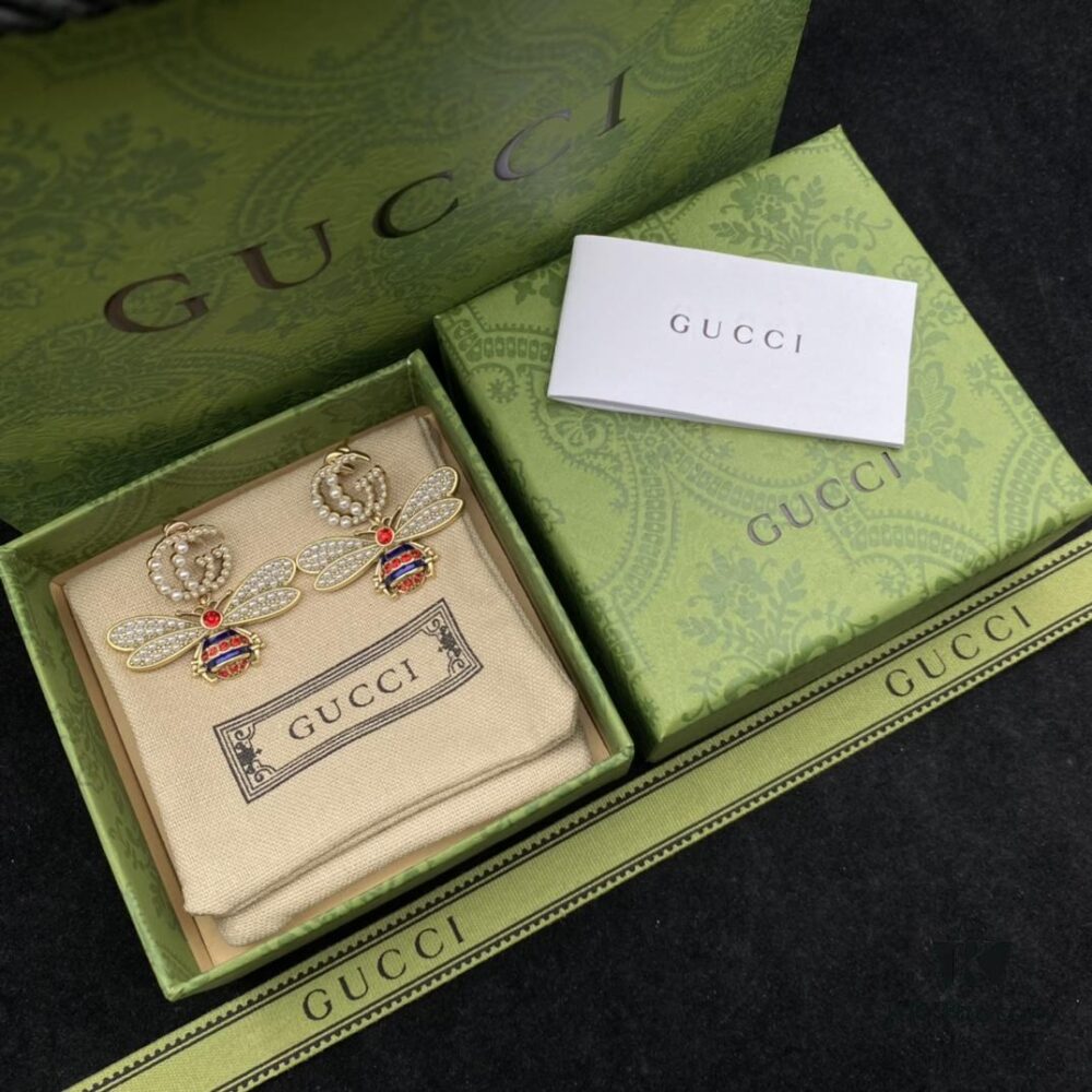 Gucci GG Bee Pearl Diamond-Inlaid Elegant Retro Stud Earrings 🐝💚
