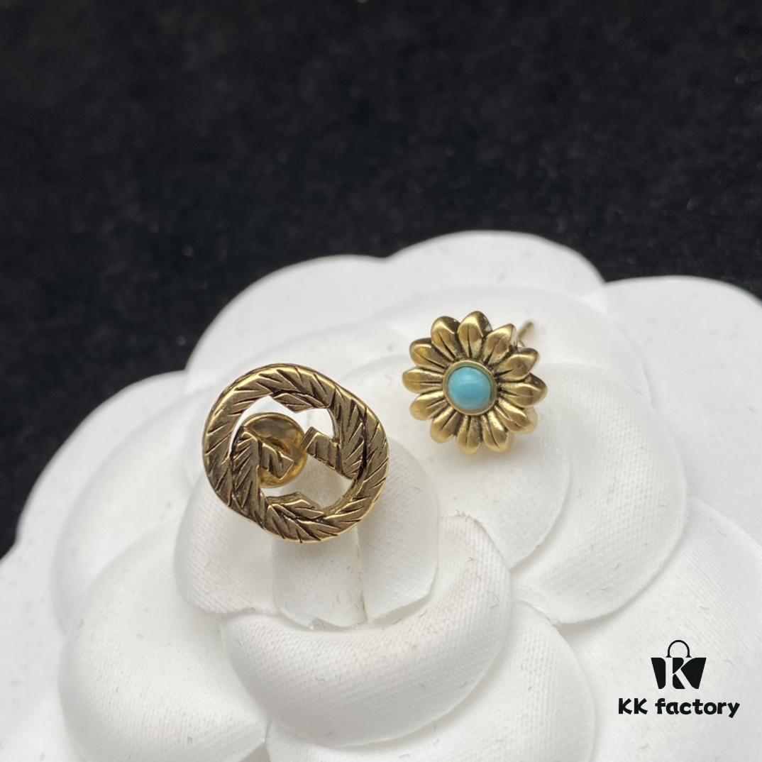 692ff2f699f2d84055c8da67 Gucci GG Diamond-Paved Floral Vintage Stud Earrings