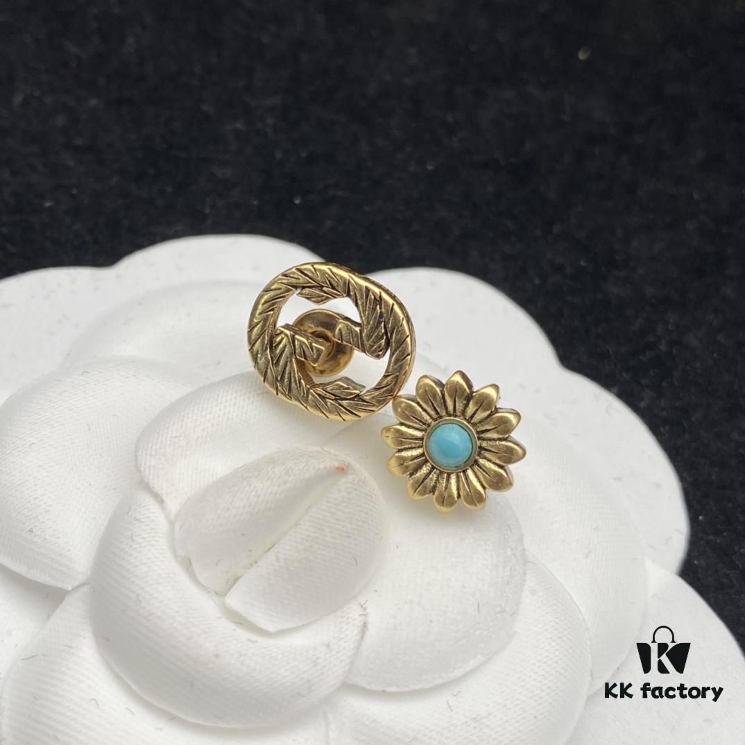 692ff2f699f2d84055c8da69 Gucci GG Diamond-Paved Floral Vintage Stud Earrings