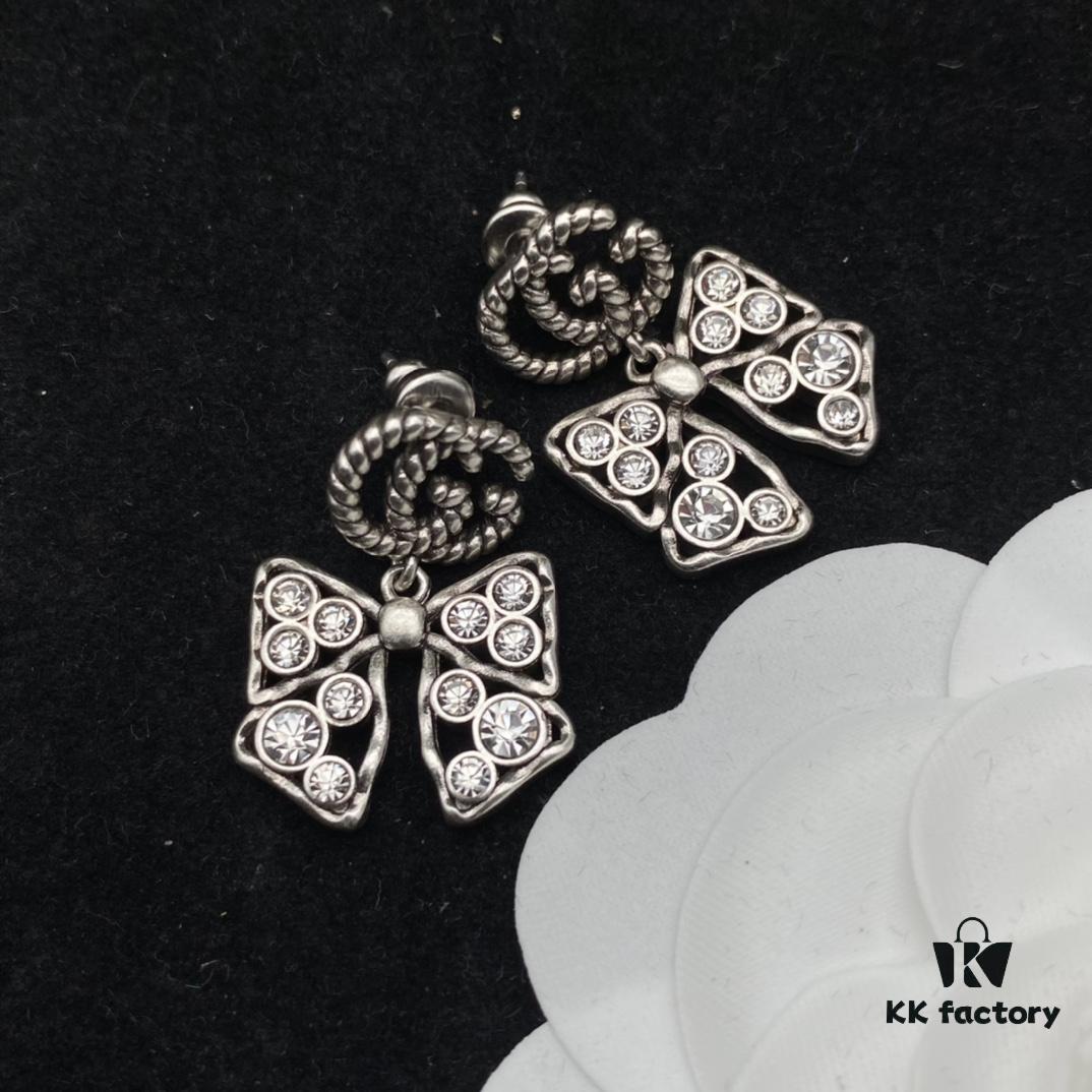 692ff2fe99f2d84055c8da74 Gucci Double G Bow Diamond-Paved Elegant Stud Earrings 💚